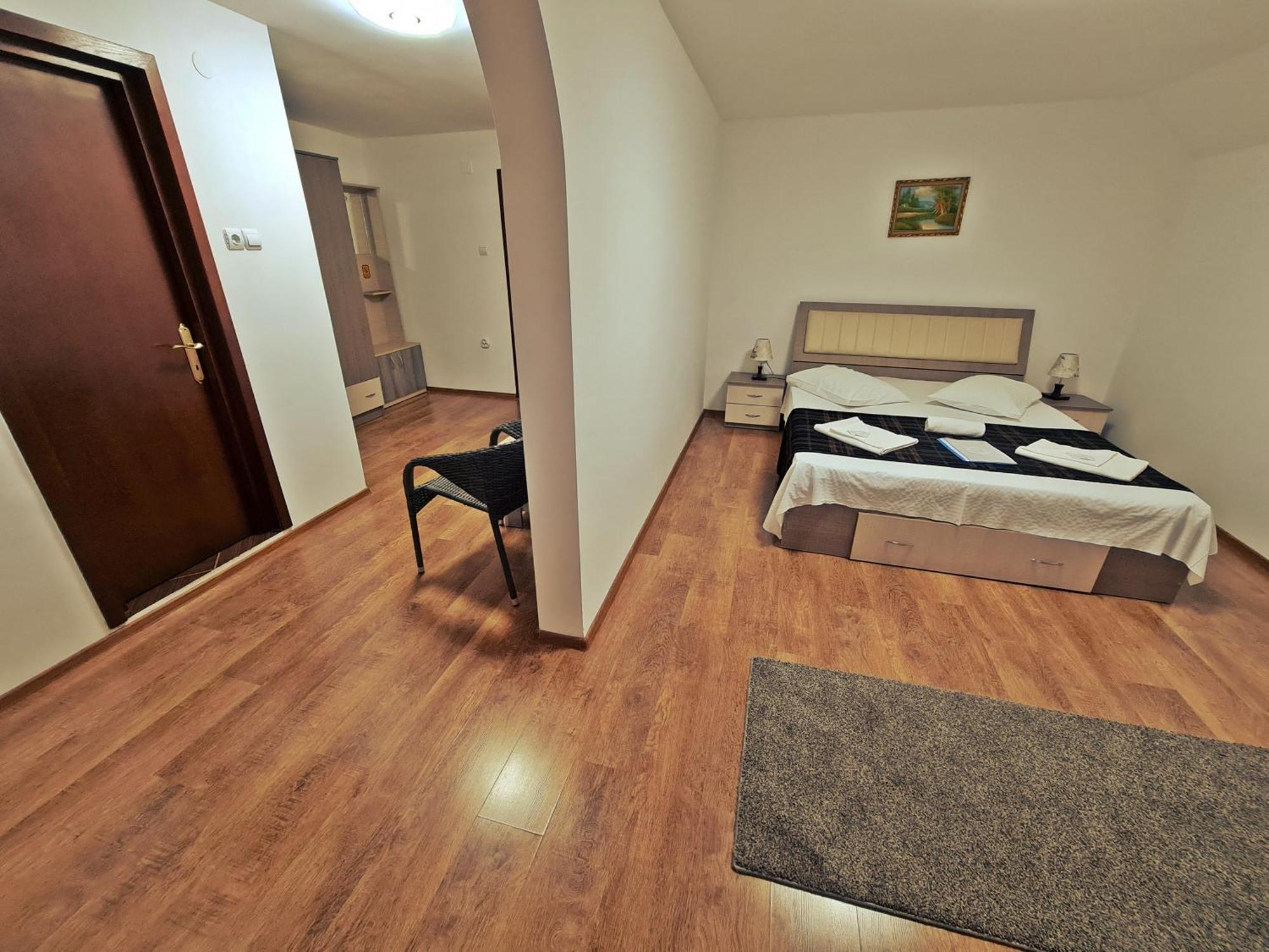 Hotel Casa Leu à Curtea de Argeş Extérieur photo